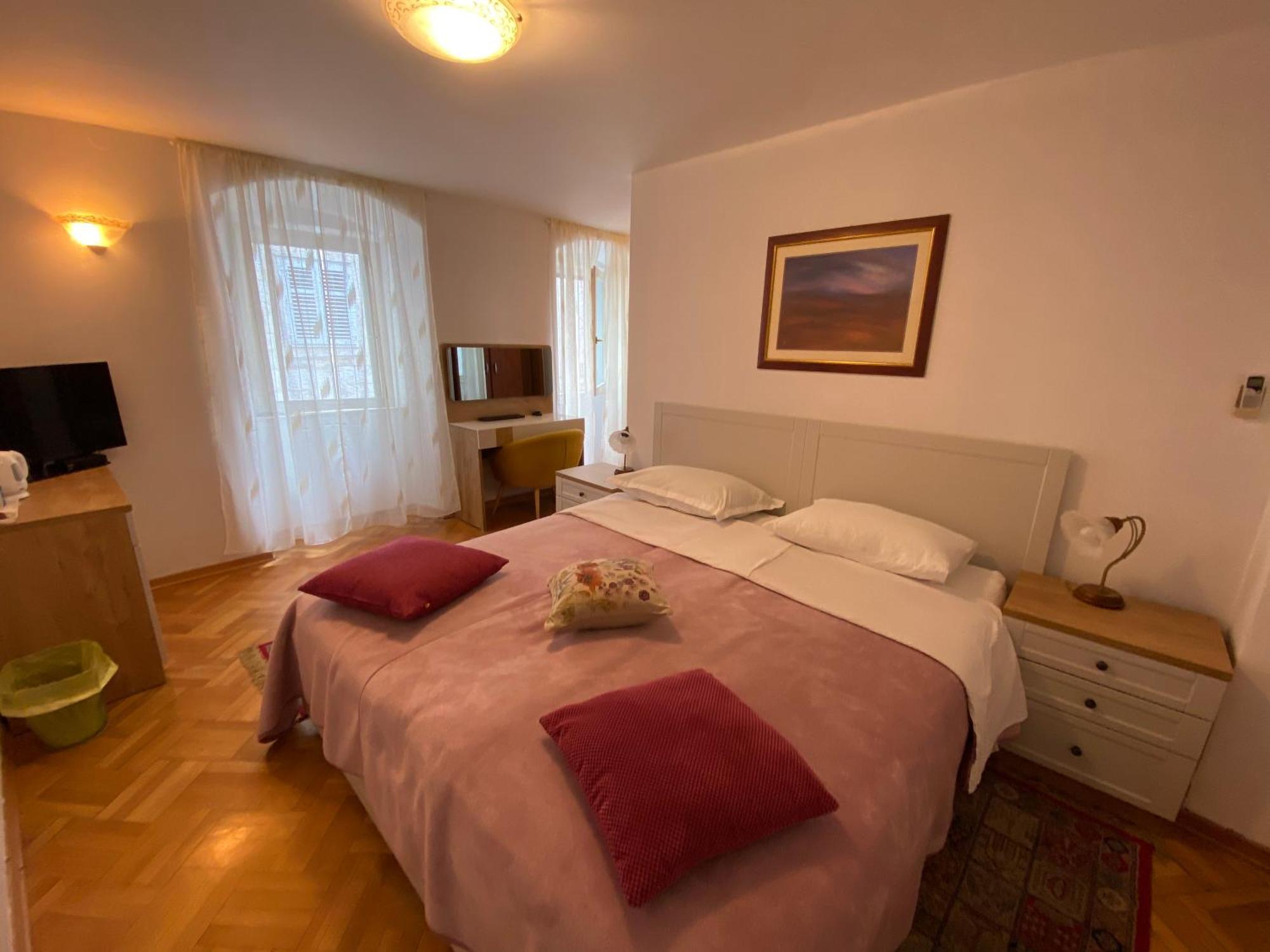 Rooms Base Split Bagian luar foto